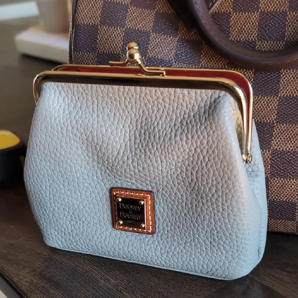 Dooney & Bourke Gray/Taupe Frame Kisslock Wallet - Picture 2 of 9